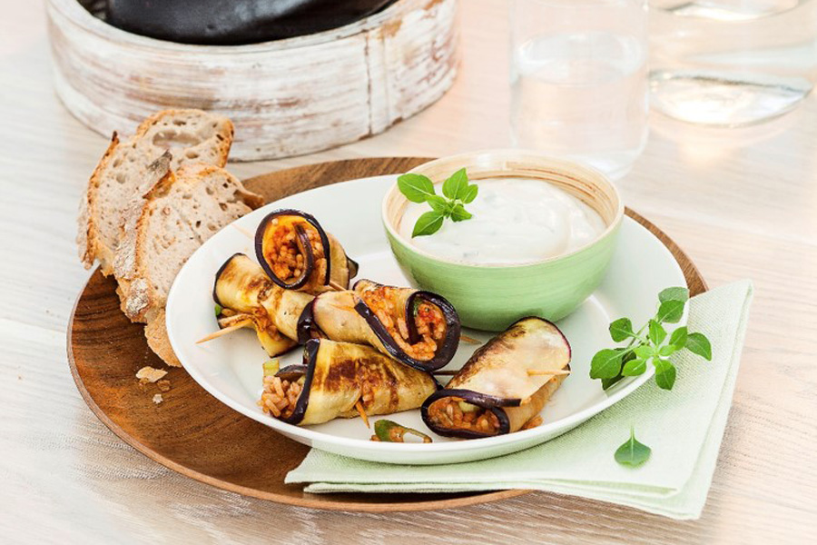 Veggie-Rezept: Auberginen-Röllchen mit Natur-Reis-Füllung - Jedes Essen ...