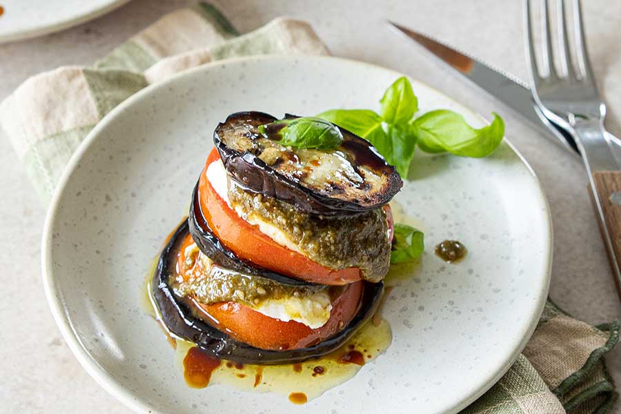 Auberginen-Caprese-Burger