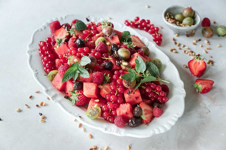 Veggie-Rezept: Beerensalat mit türkischen Oliven - Jedes Essen zählt