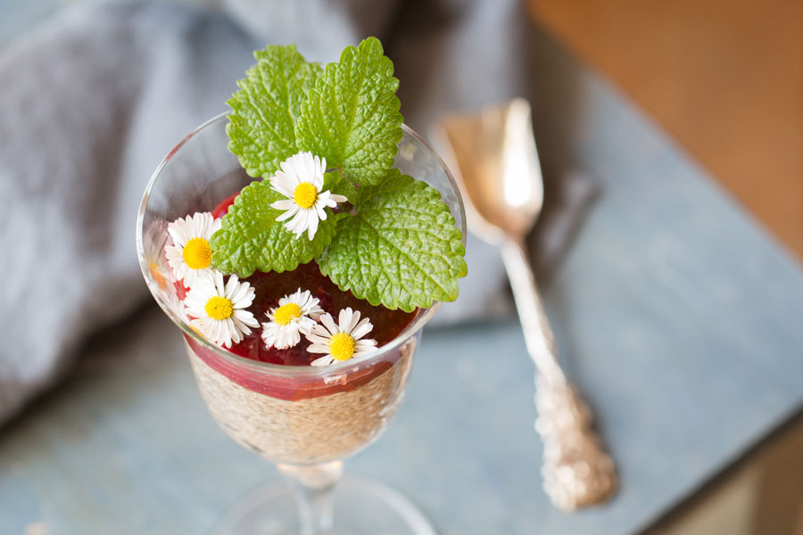 Veggie-Rezept: Chia-Parfait mit Kokos-Joghurt und FruchtGarten Himbeere ...