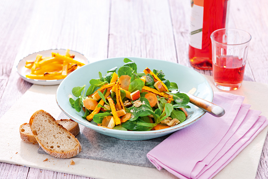 Feldsalat mit Haselnuss-Cranberry-Dressing Feldsalat mit Haselnuss-Cranberry-Dressing