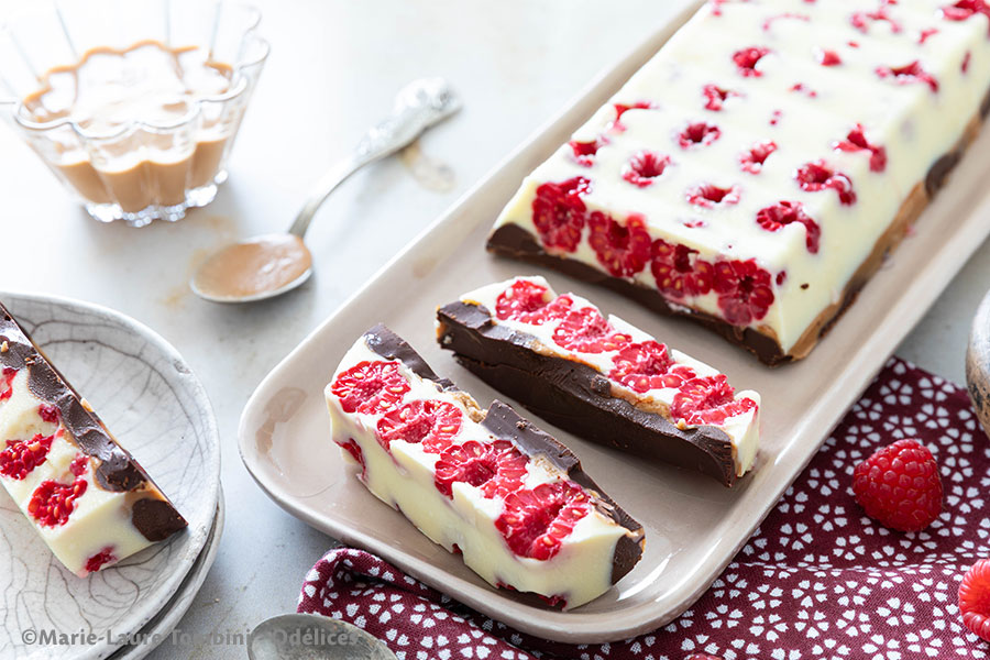 Schokoladentafel mit Himbeeren Schokoladentafel mit Himbeeren