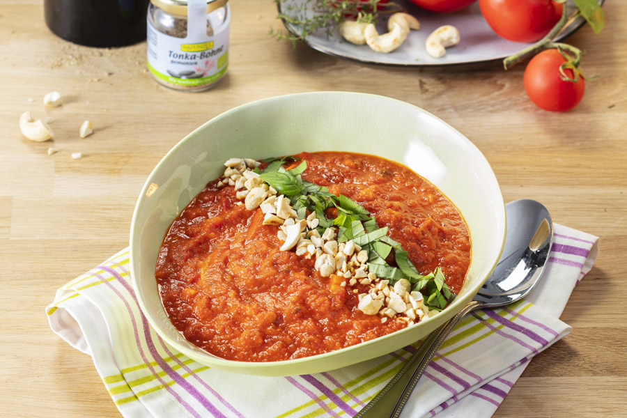 Veggie-Rezept: Tomaten-Karotten-Suppe mit Tonka - Jedes Essen zählt