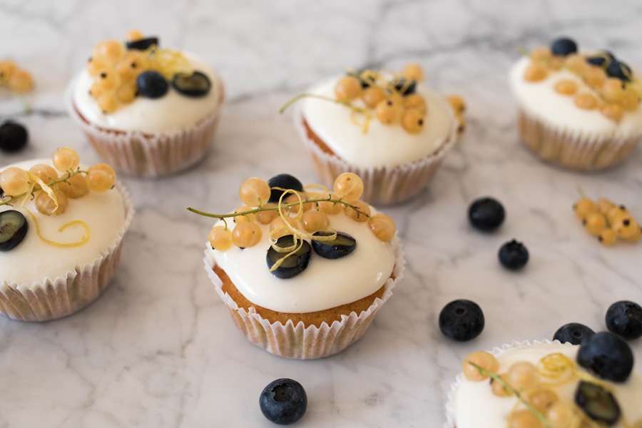 Zitronen-Cupcakes mit Kokosmehl