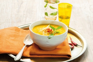 Goldene Linsen-Kurkuma-Suppe